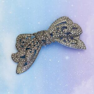 Vintage Silver Tone Abstract Ribbon Intricate Brooch - J32